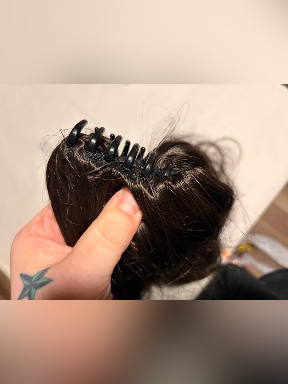 Faux ponytail claw clip - Picture 4 of 5